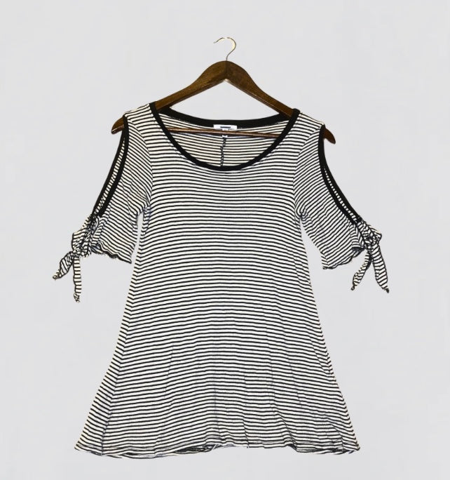 Maurices NWOT Striped Cold Shoulder Blouse M