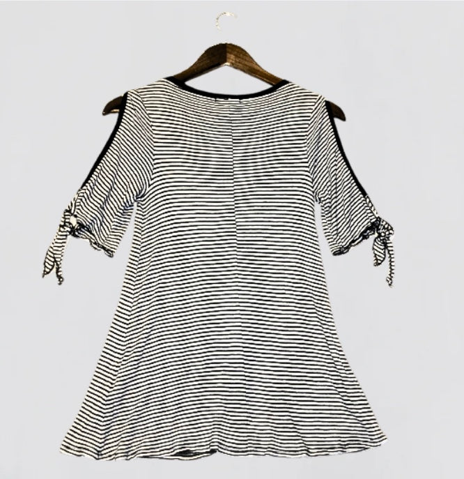 Maurices NWOT Striped Cold Shoulder Blouse M
